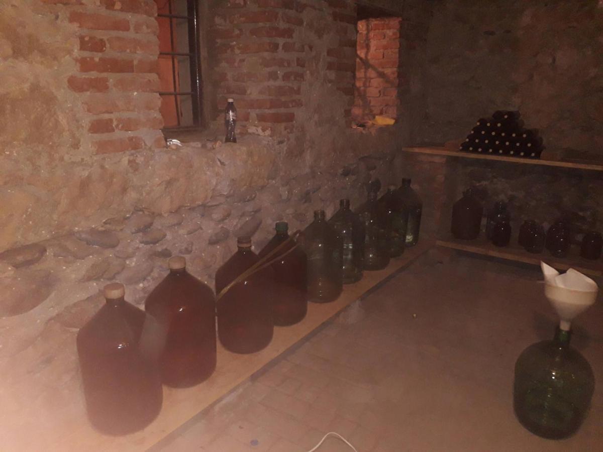 Kutaisi Center Guesthouse Kültér fotó